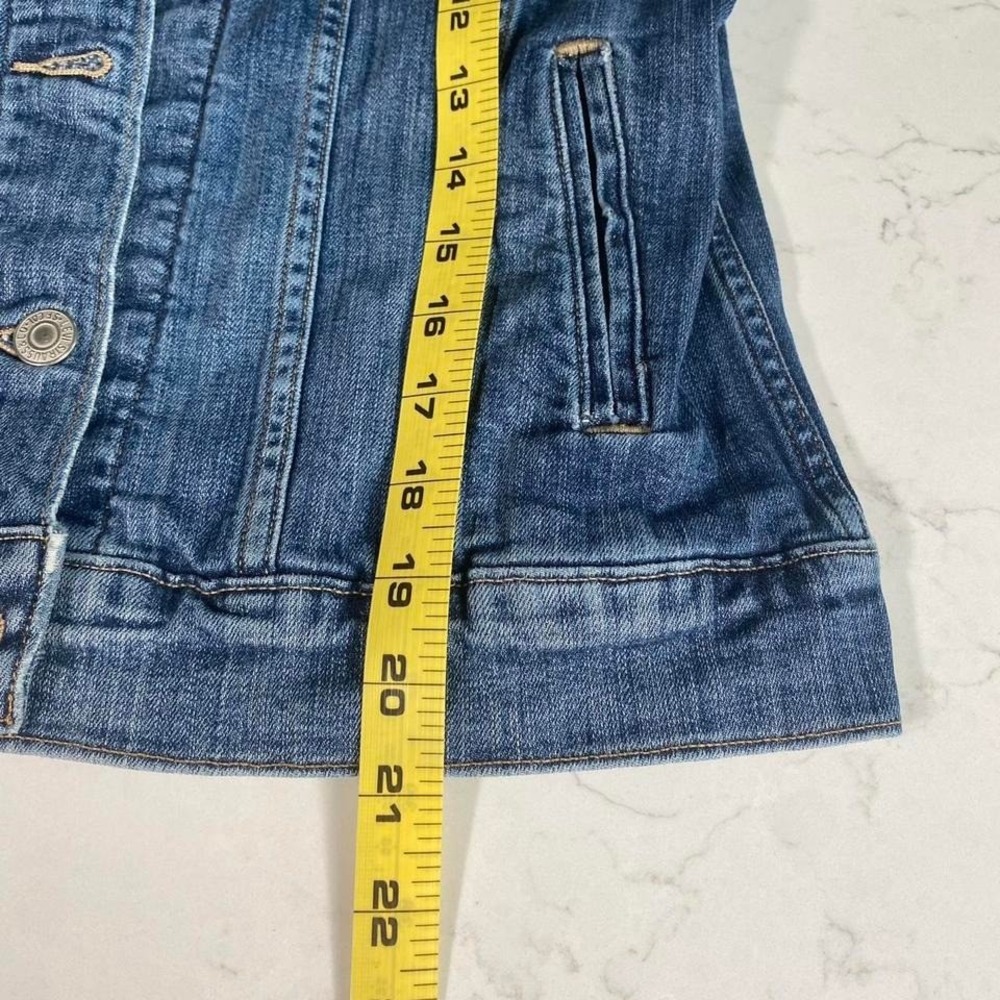 Levi's Trucker Denim Jacket Distressed Vintage Wash Women's Size small - Picture 6 of 8